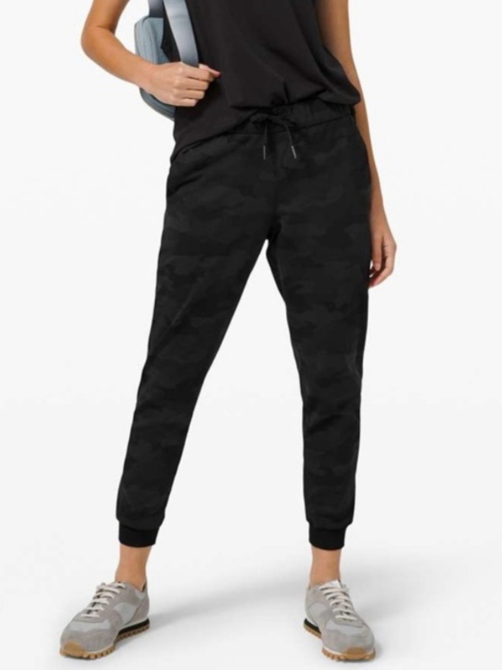 Lululemon On the Fly Jogger Camo Deep Coal Multi Pattern Size 6